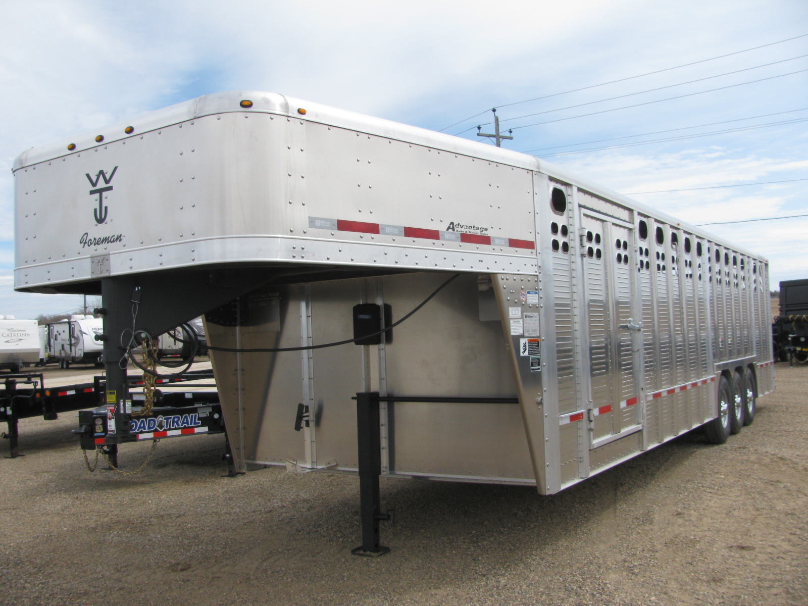 2026 Wilson Foreman 8.5′x30' Livestock Trailer